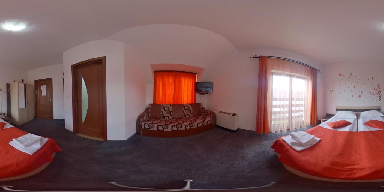 Pensiunea Maya Sîmbăta de Sus Exterior foto